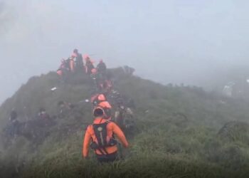 ATR 42-500’ün enkazı Bulusaraung dağı bölgesinde bulundu