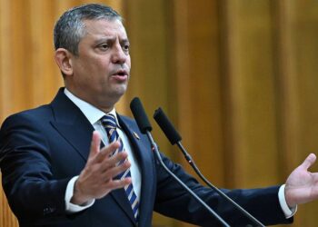 Özgür Özel’den Nusaybin’de Türk Bayrağı tepkisi “Provokasyon amacına ulaşamayacak”