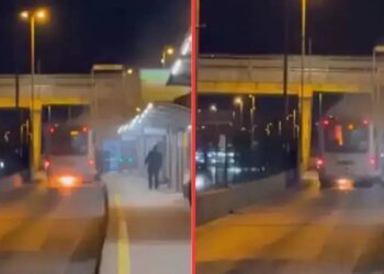 Metrobüsten Yükselen Alevler Panik Yarattı! Yolcular Canını Zor Kurtardı