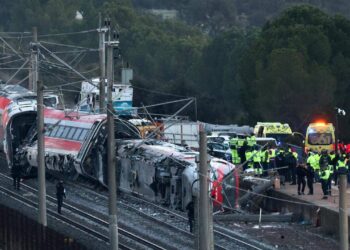 İspanya’da hızlı tren kazasında bilanço giderek ağırlaşıyor