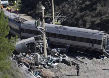 İspanya’da peş peşe tren kazaları 20 yaralı 1 ölü