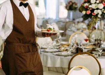 Resmi Gazete’de yayımlandı! Servis Masa ve Kuver Ücretine Net Yasak