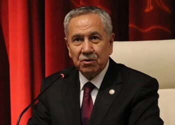 Arınç’tan CHP’ye “Kürsü İşgali” Tepkisi: “Fiili Saldırı Asla Tasvip Edilemez”