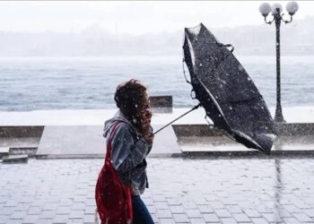 Akdeniz’de Fırtına Alarmı! Okullar Tatil Edildi