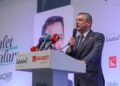 Özgür Özel’den Saadet Partisi İftarında Dikkat Çeken Barış Kurulu Çıkışı