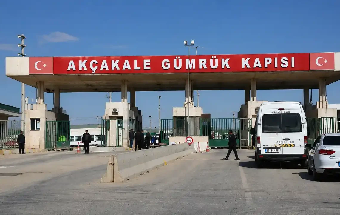 Akçakale sınır kapısı 12 yıl sonra yeniden açıldı