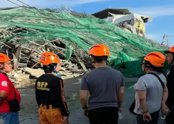 Filipinler’de çöken binada enkaz altında kalanlar aranıyor