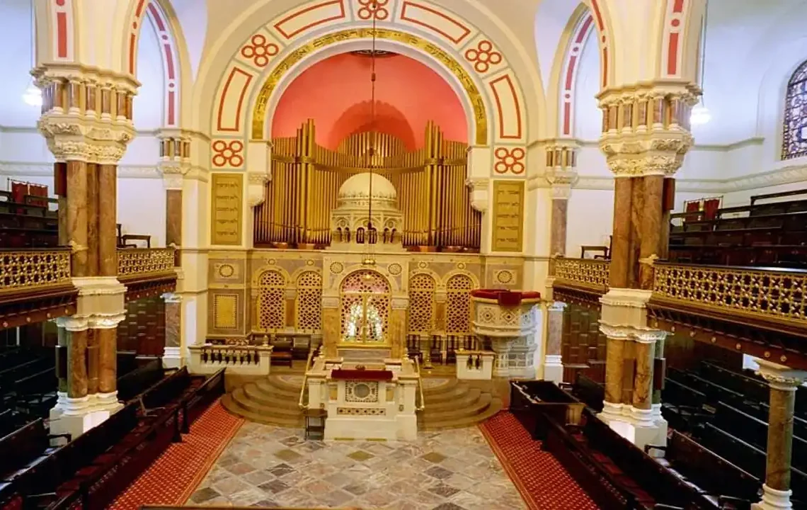 Sinagog önünde ölüm tehdidi: Okulları havaya uçurmakla tehdit eden saldırgana hapis cezası