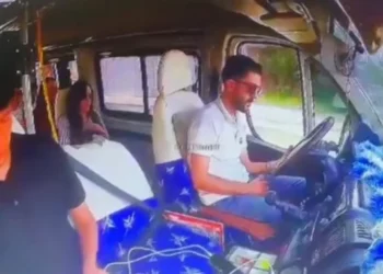 Adana’da dolmuş şoförü uyuyunca kaza: 7 yaralı