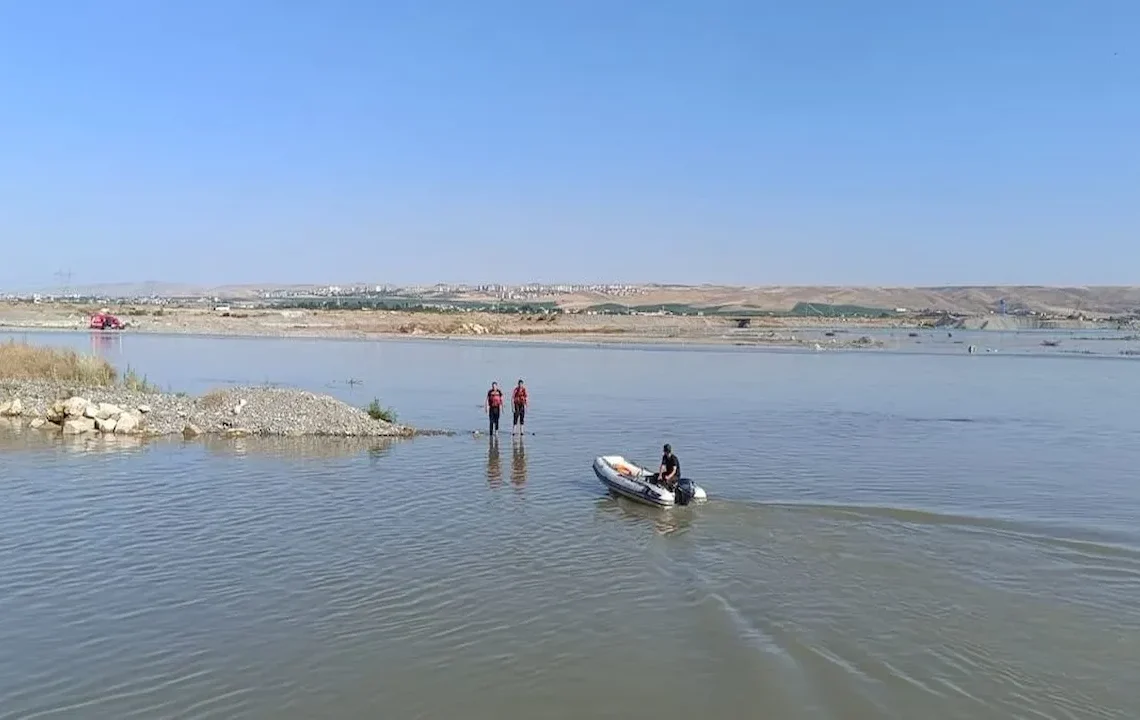 Batman’da Serinlemek İçin Girdiği Çayda Yaşamını Yitirdi