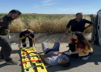 Tekirdağ’da Moloz Yüklü Kamyon Devrildi: Yol Kısa Süreliğine Trafiğe Kapandı