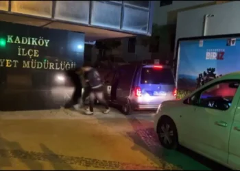 Kadıköy’de Uyuşturucu Operasyonu: Şüphelilerden 2’si Tutuklandı