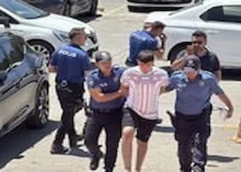 Bodrum’da Polisin “Dur” İhtarına Uymayan Sürücü Dehşet Saçtı: 1’i Polis 3 Kişi Yaralandı
