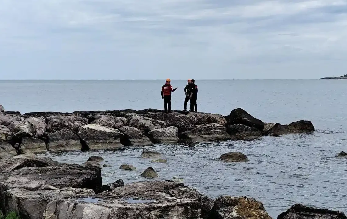 Uyarılara Rağmen Denize Giren Genç Kayboldu