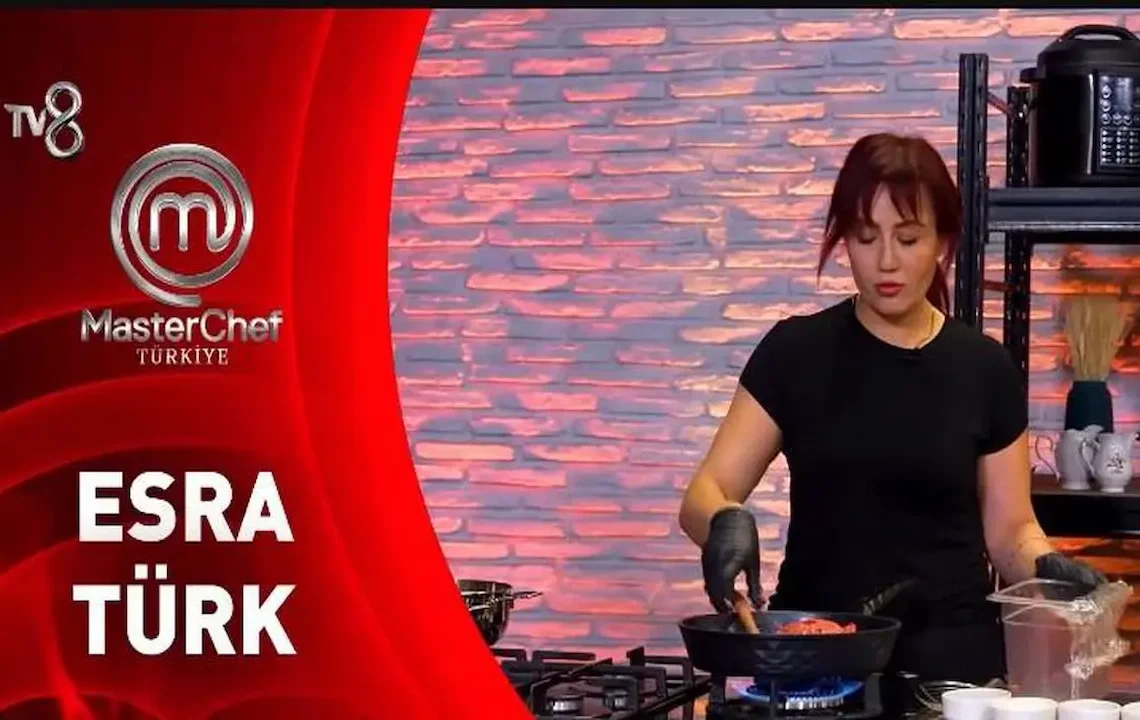 MasterChef Esra Türk Kimdir? Deprem Hikâyesiyle Dikkat Çeken Yarışmacı Hakkında Merak Edilenler
